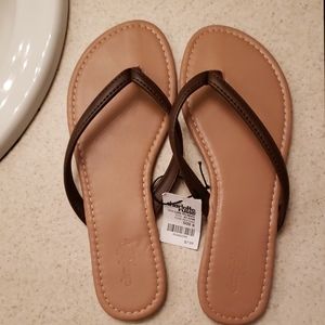 NWT Charlotte Russe Flip Flops Dark Brown Band